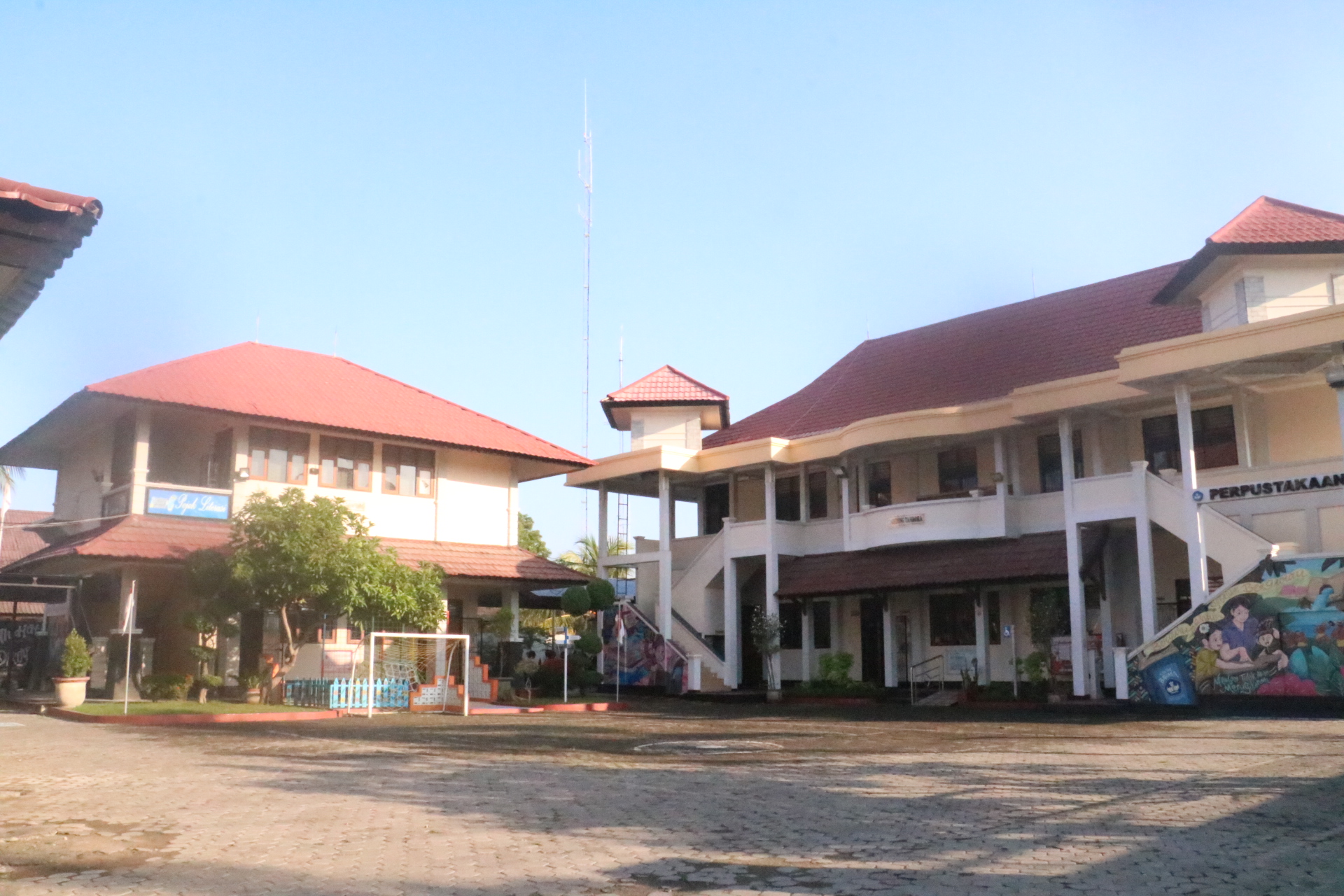 Area Gedung Luar